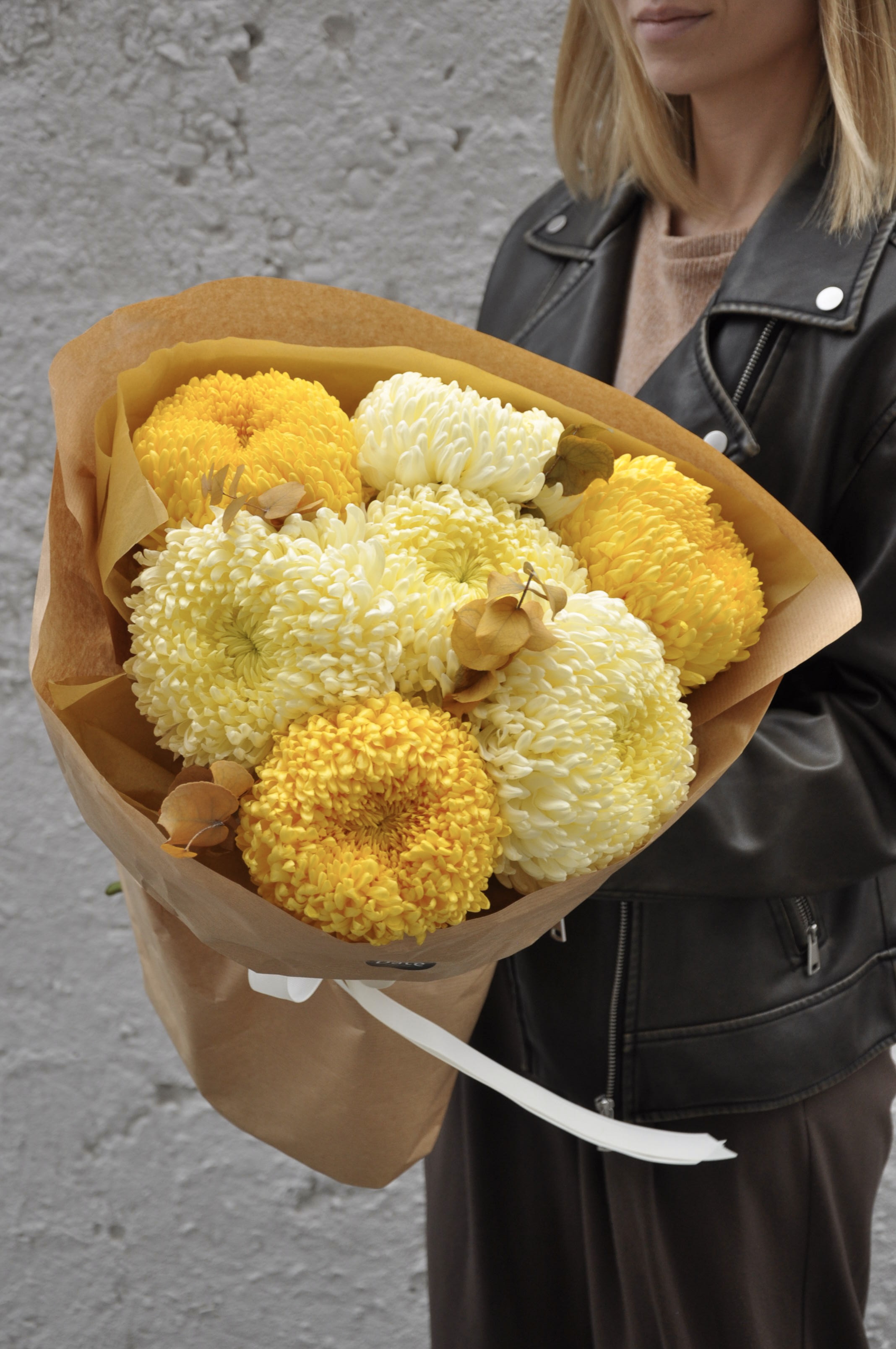 Букет жовто лимонних хризантем