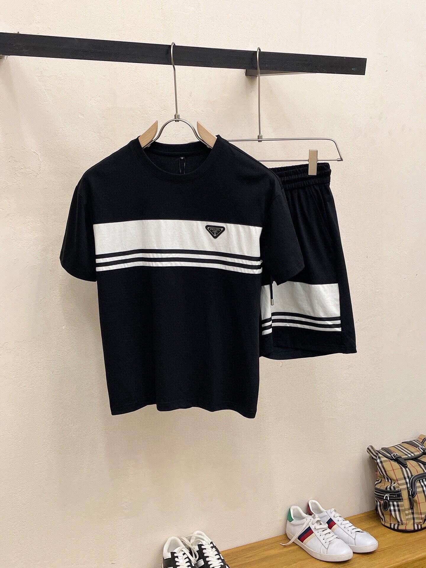 Prada костюм