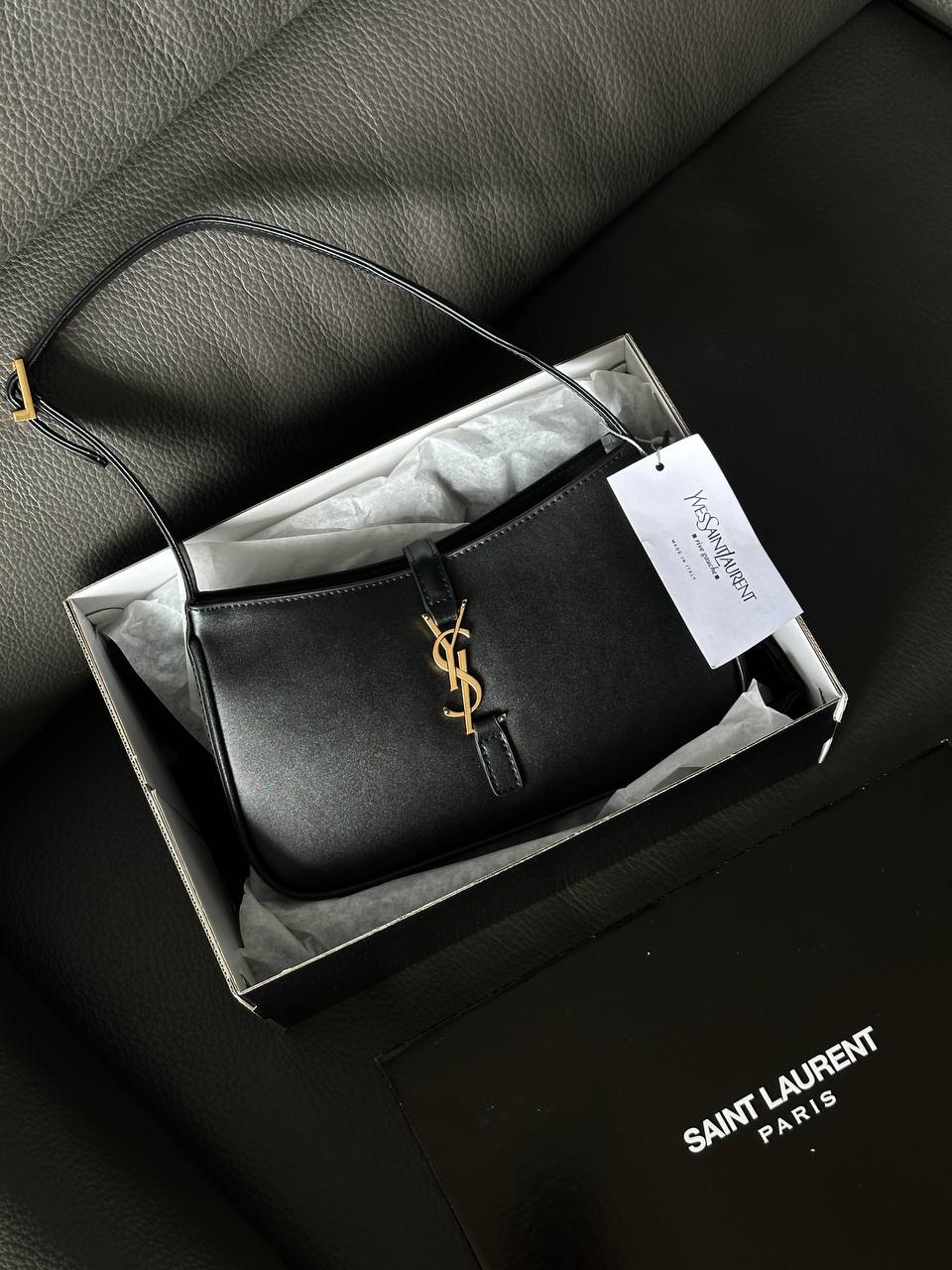 Yves Saint Laurent Hobo Le 5 A 7 Leather Shoulder Bag in Black