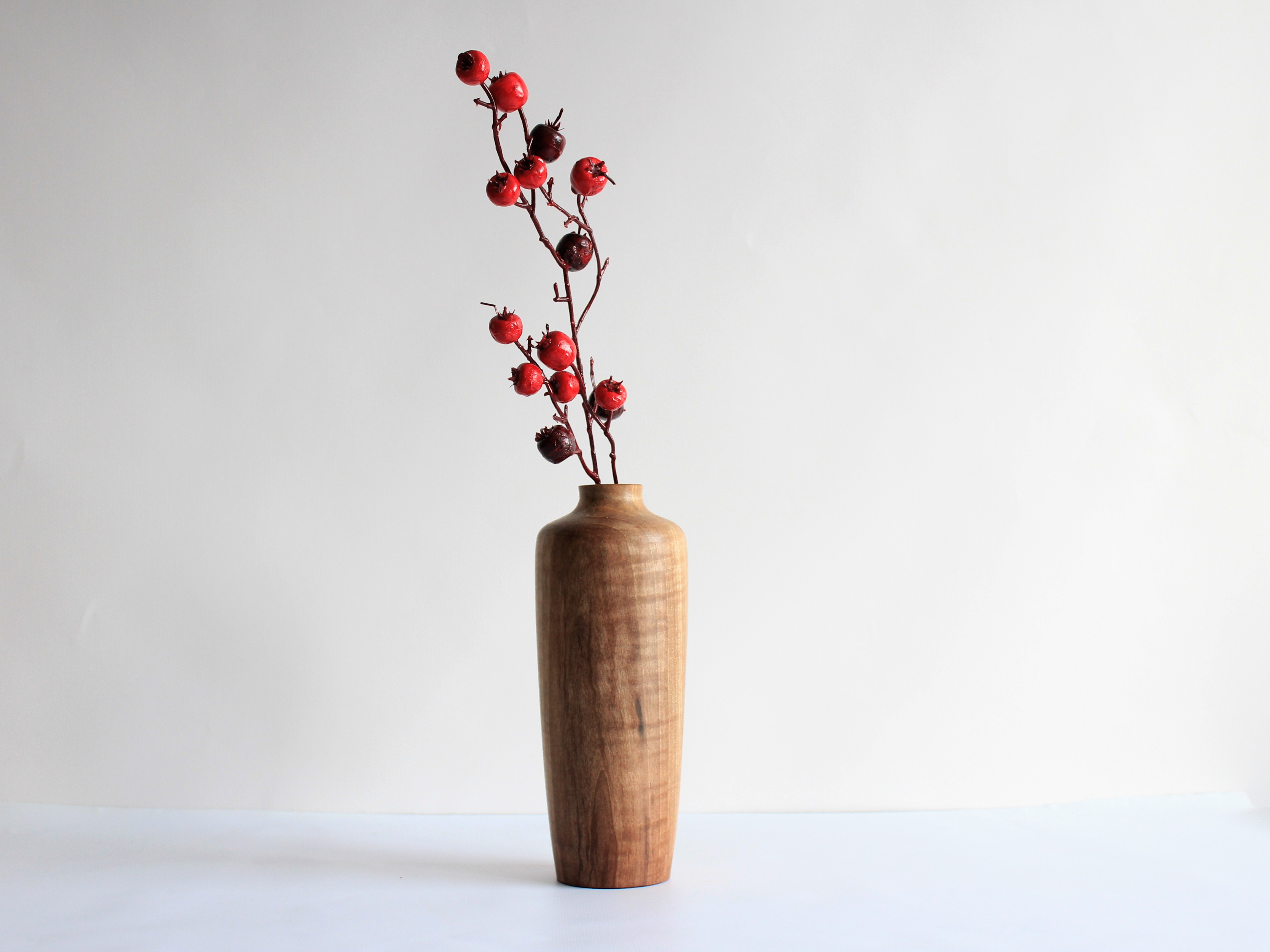Декоративна ваза з горіха