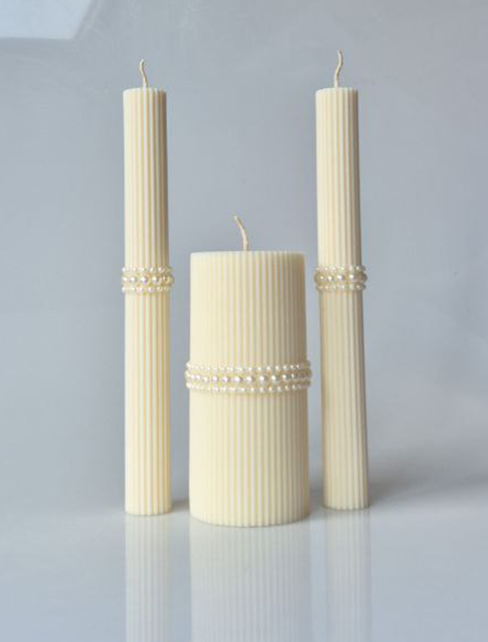 Сімейне вогнище з бджолиного воску та перлинами