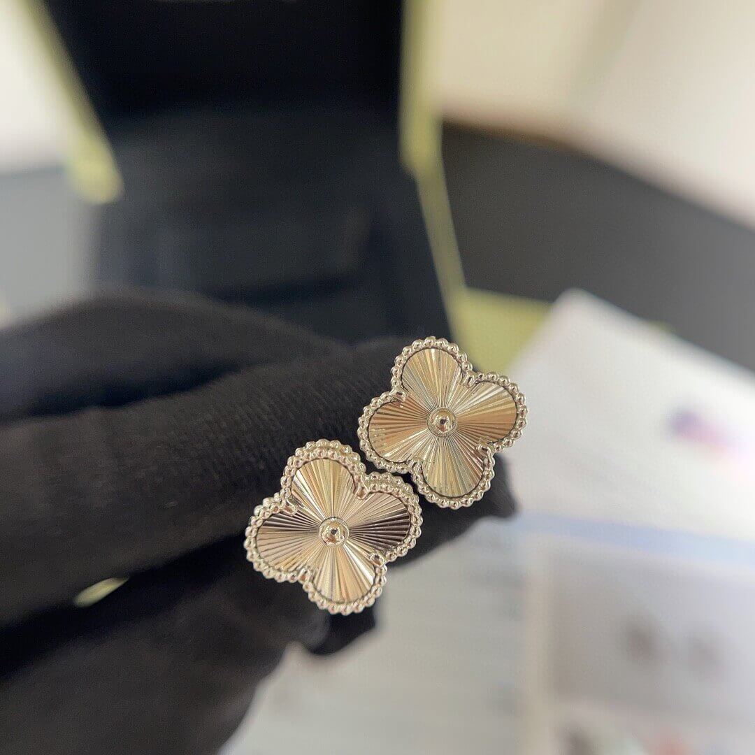 Van Cleef&Arpels сережки золоті