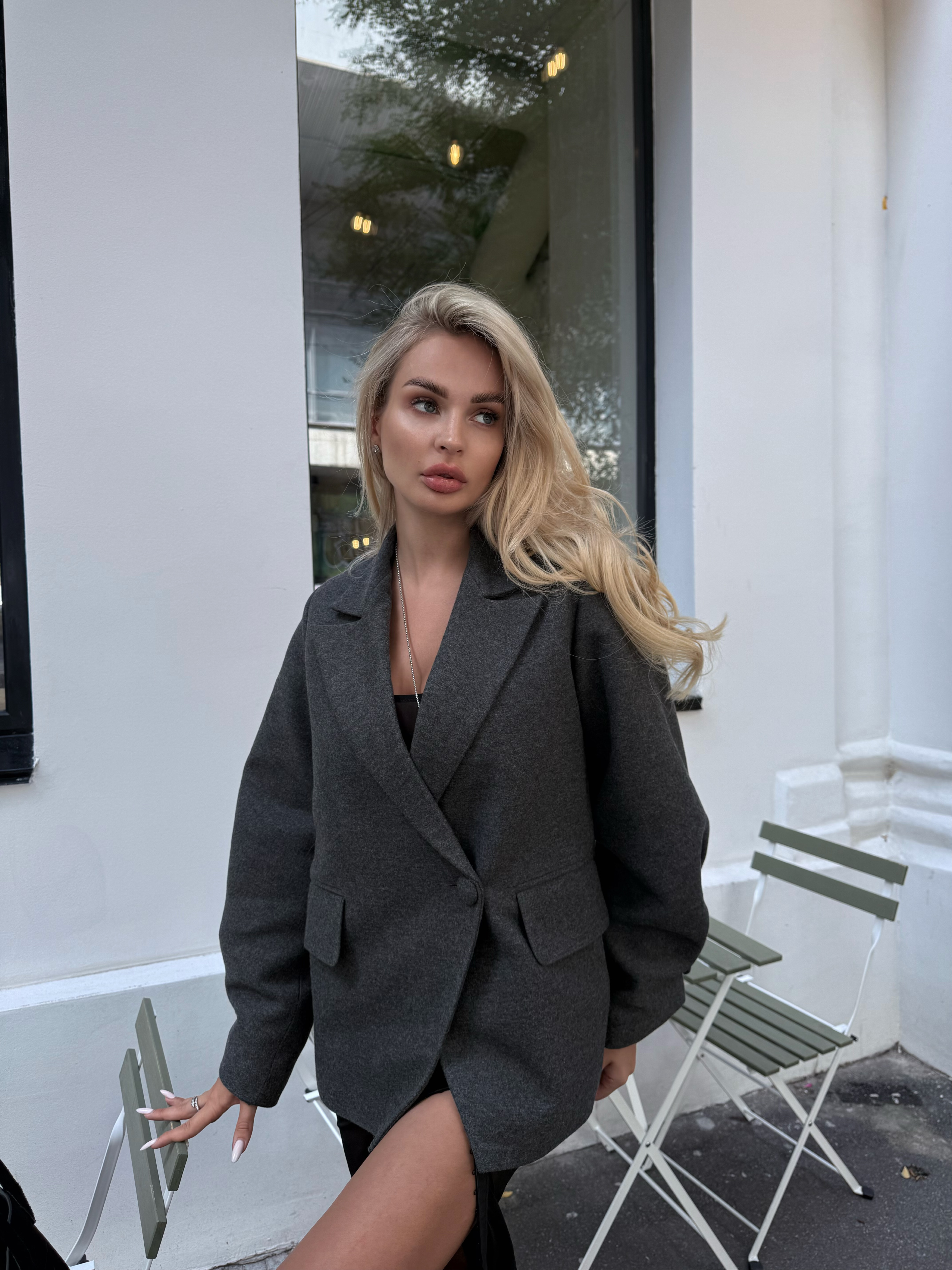 Пальто-жакет з акцентними рукавами