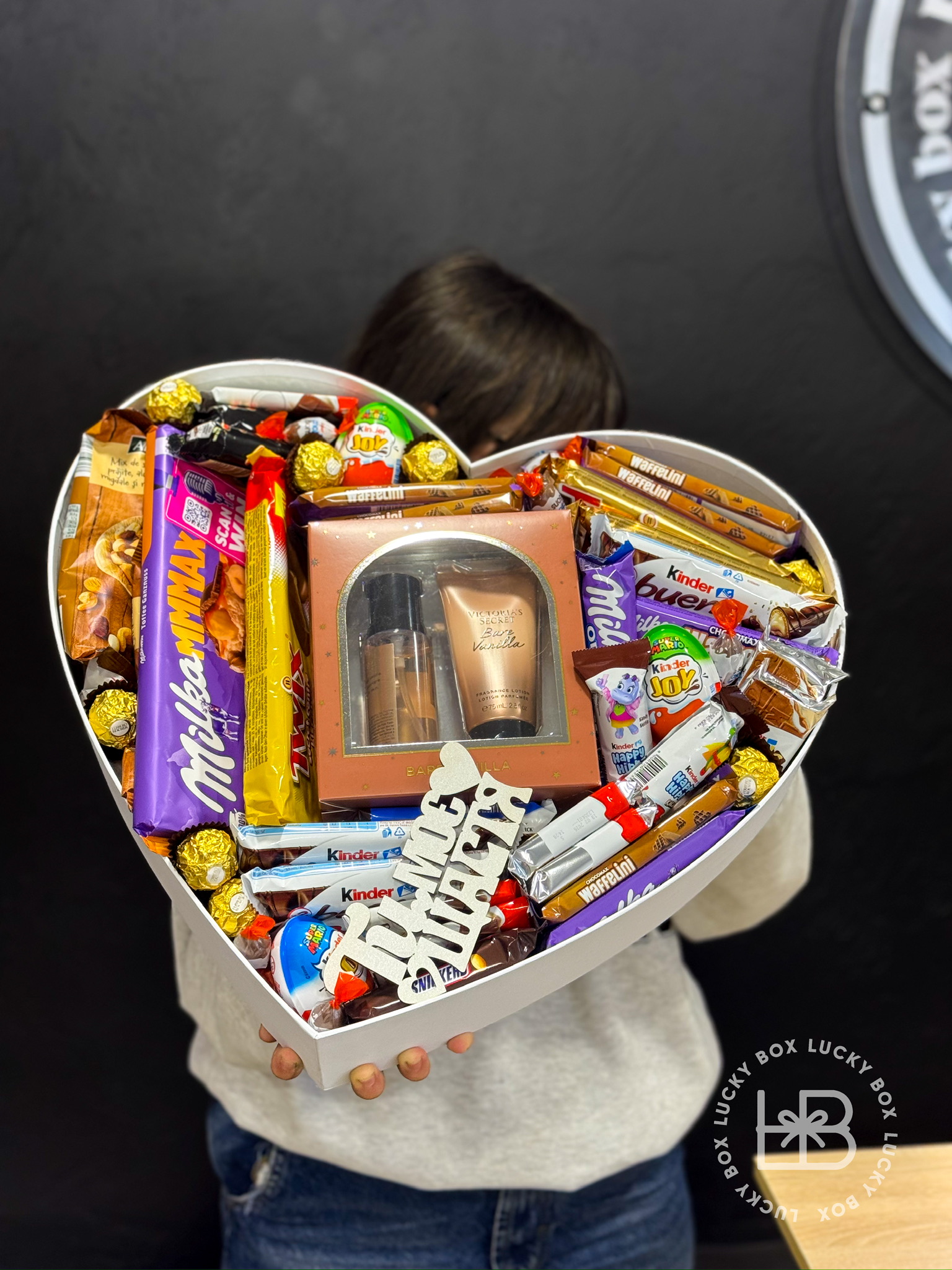 Серце з косметикою Viktoria’s Secret