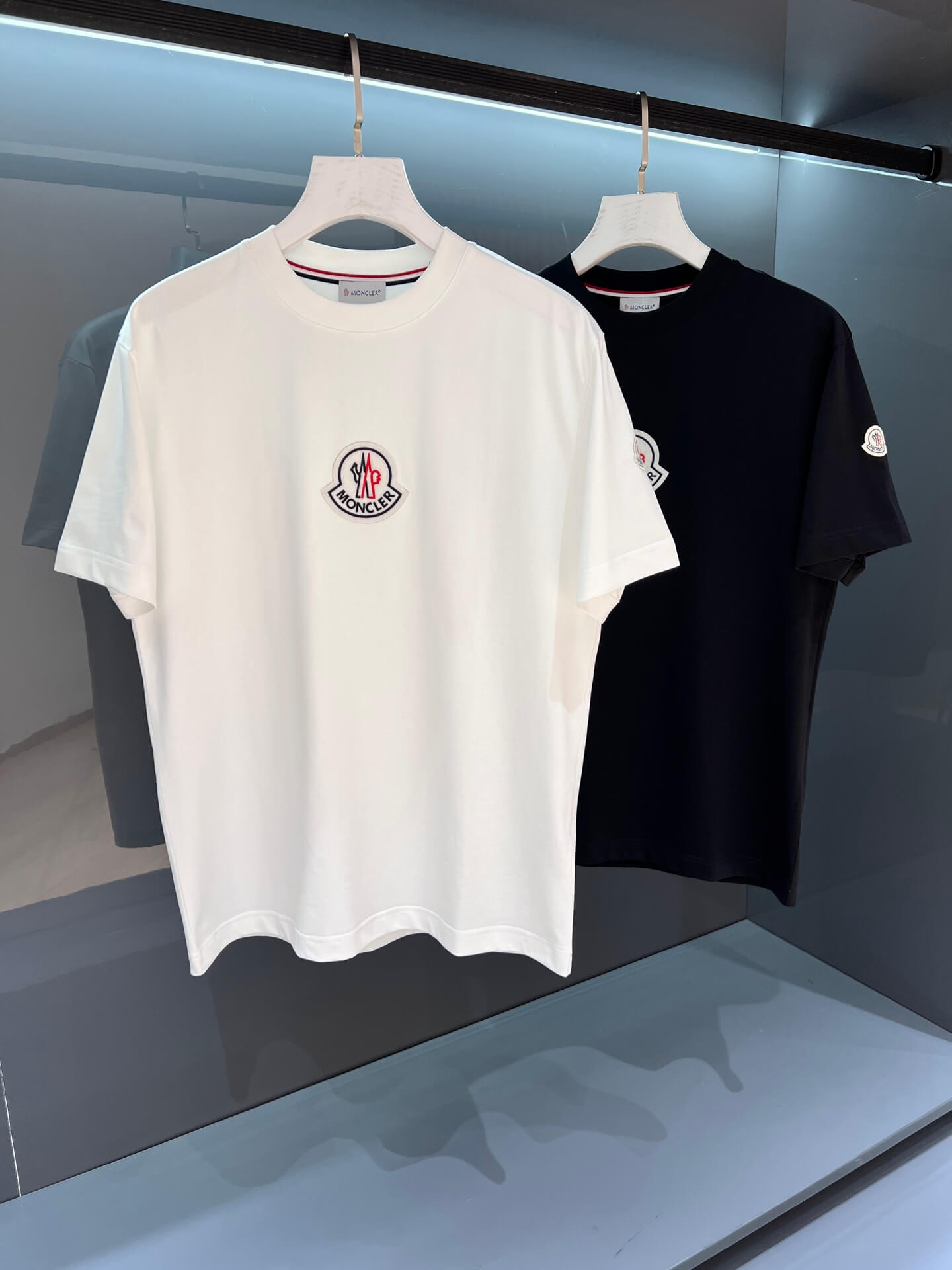 Moncler футболка