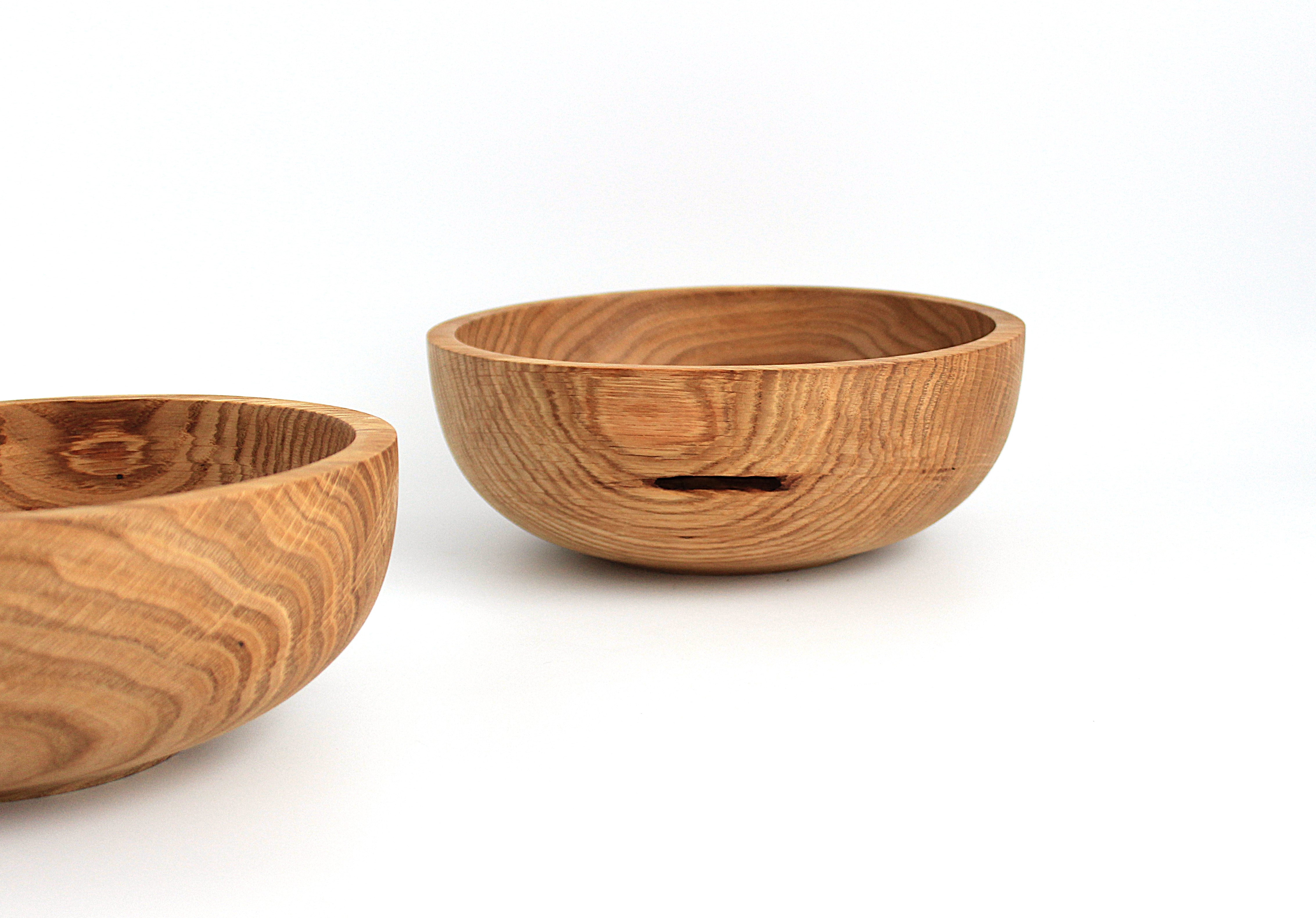 Миска з  дуба для подачі страв