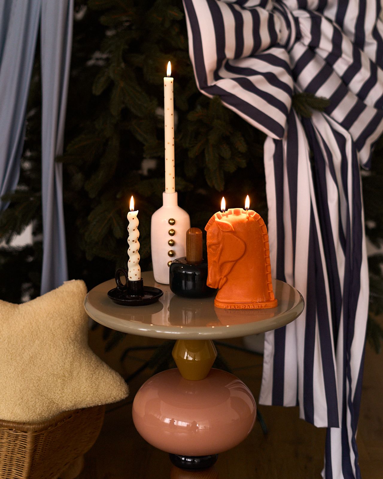 Кінь новорічний