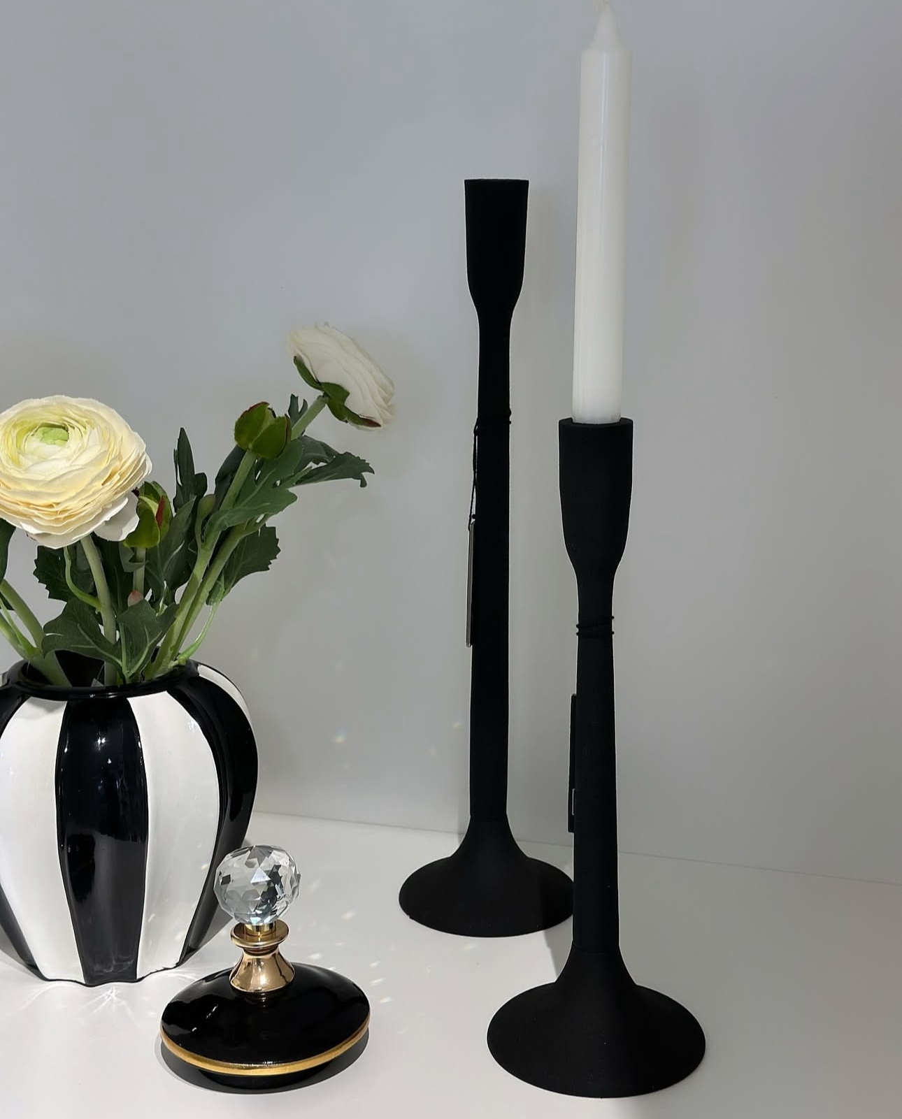 Металевий підсвічник матовий чорний J-LINE