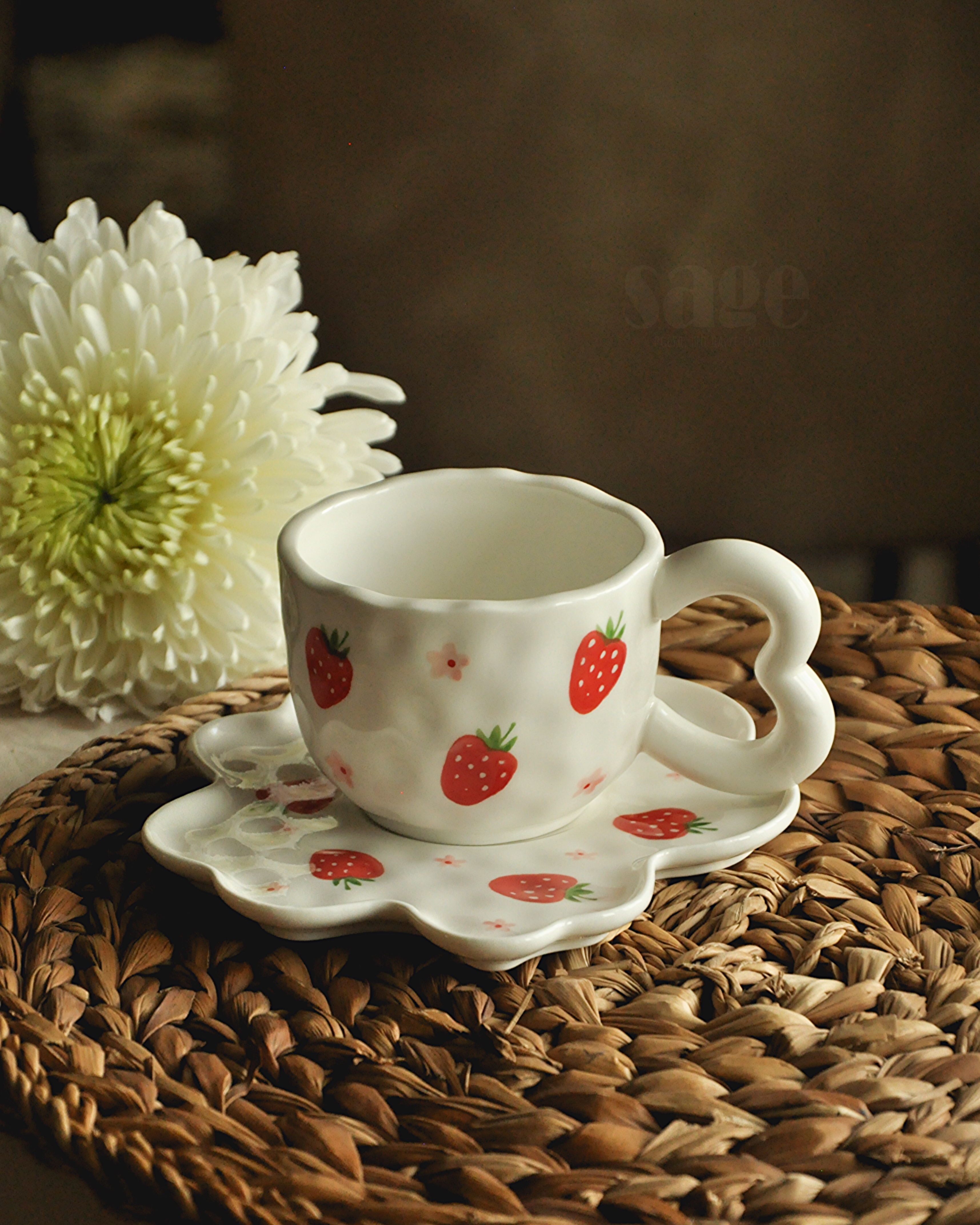 Чашка з блюдцем "Charming Strawberry" 220 мл