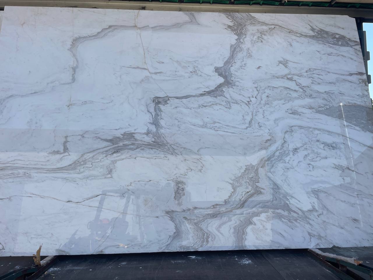 Мармур Volocas Fusion