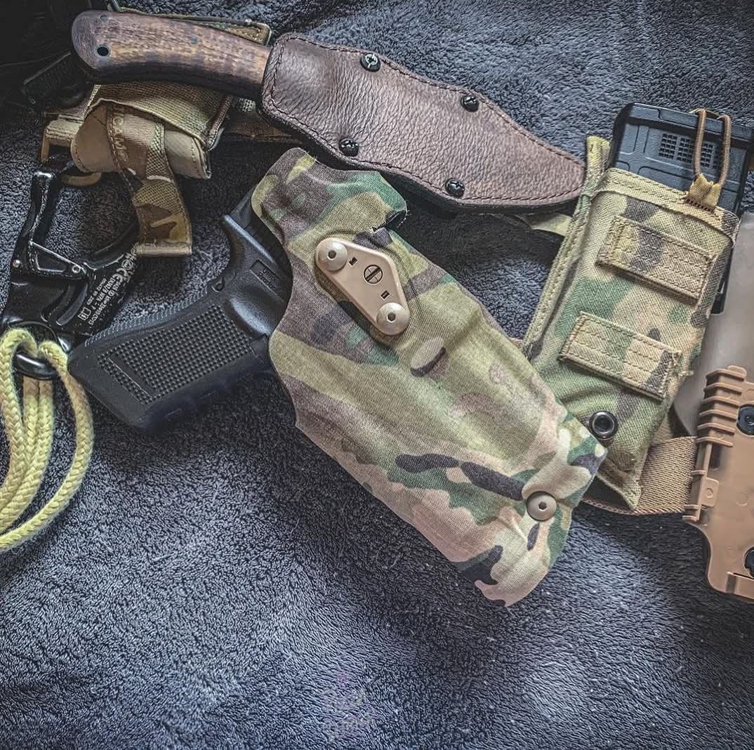 Високоякісна репліка кобури "SAFARILAND 6354DO GLOCK 17/18 MULTICAM" від бренду "TMC GEAR".