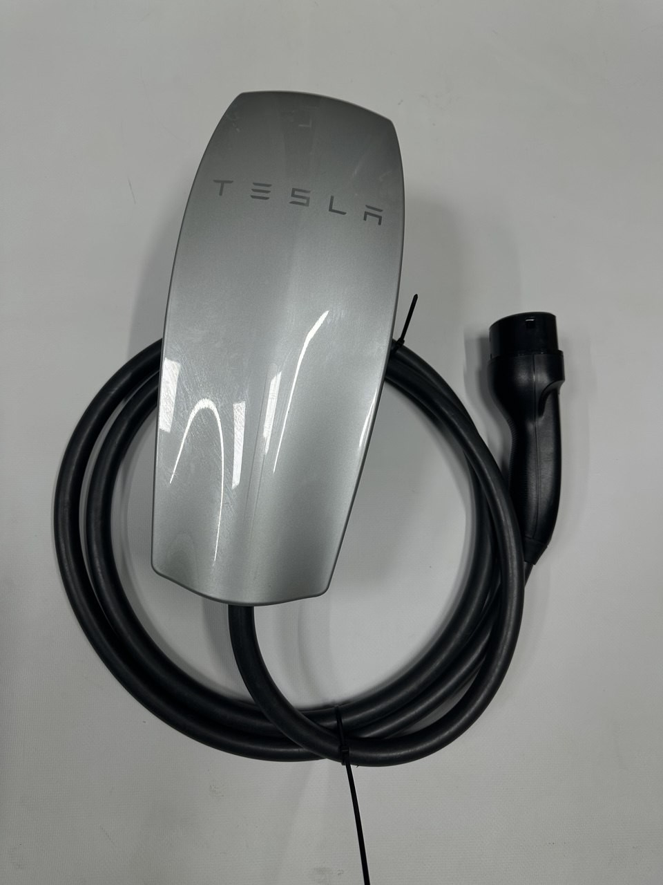 Зарядна станція Tesla Wall connector (Європа) Сірий Gen 3, 3 м 22кВт