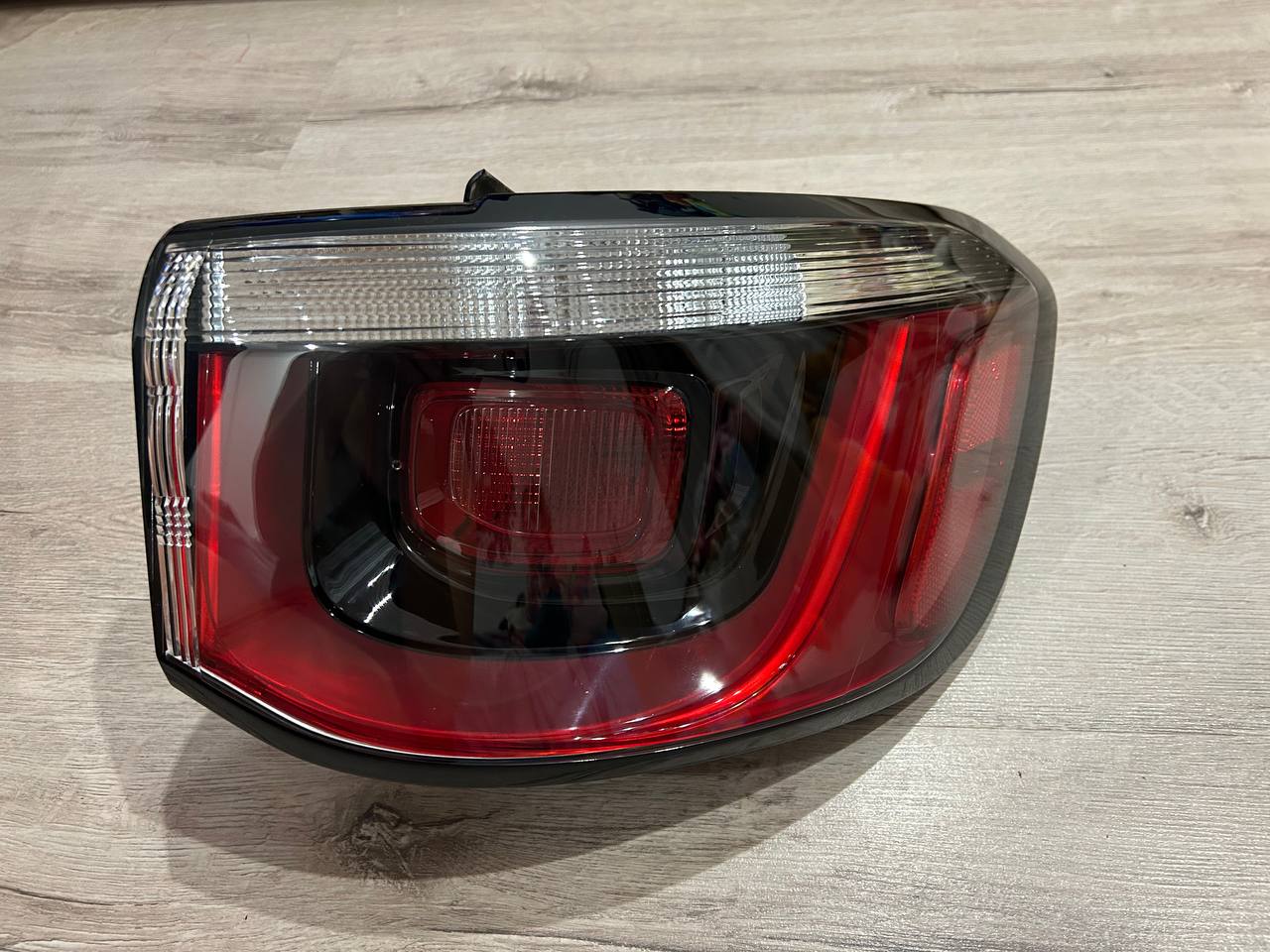 Jeep Compass 2 Права сторона Б/у оригінал (Пасажирська сторона в крило)  2017 - 2024 роки