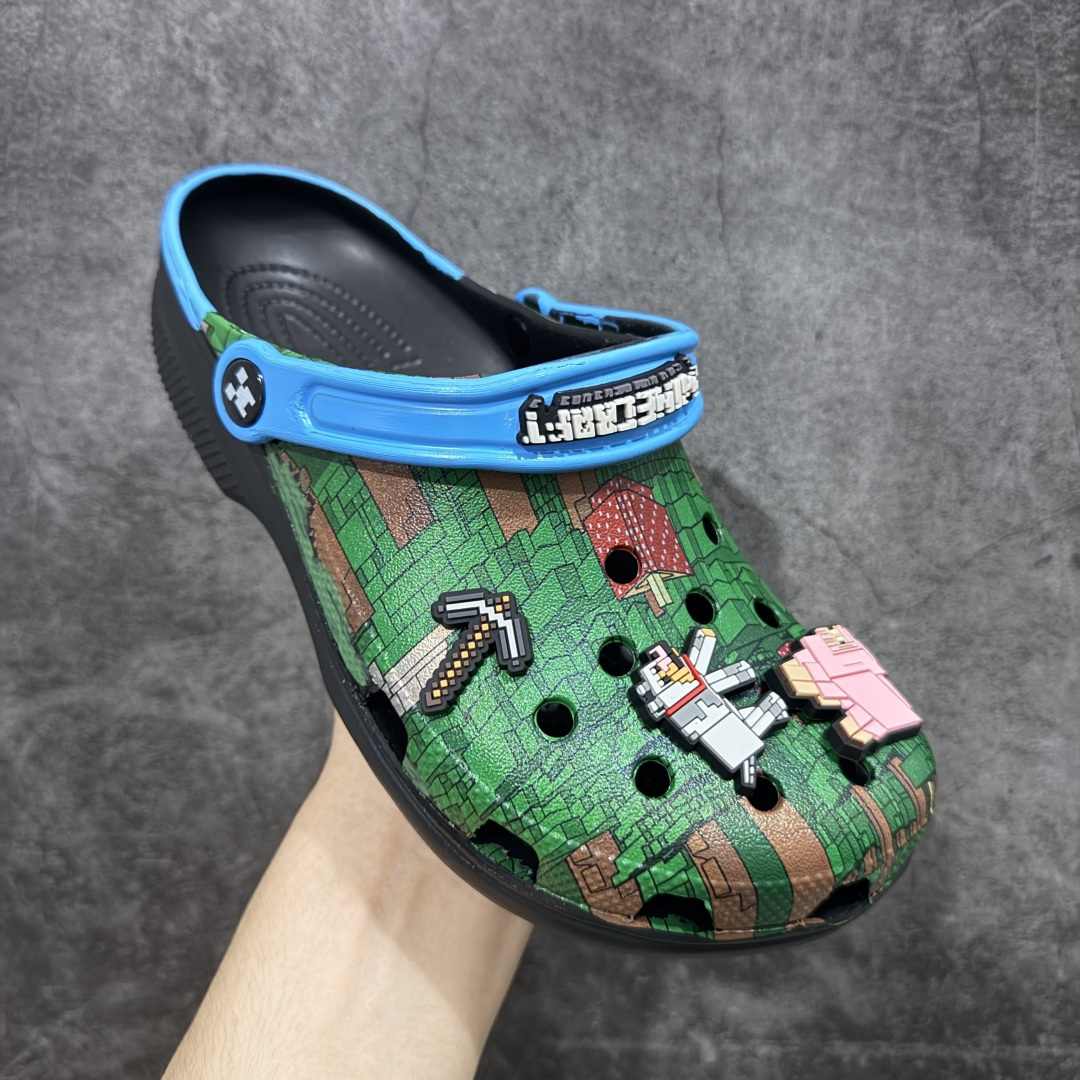 Crocsów chodaki z kolekcji Minecraft