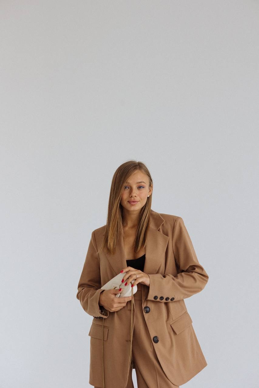 Піджак класичний однотонний oversize - Карамельний IWOMAN