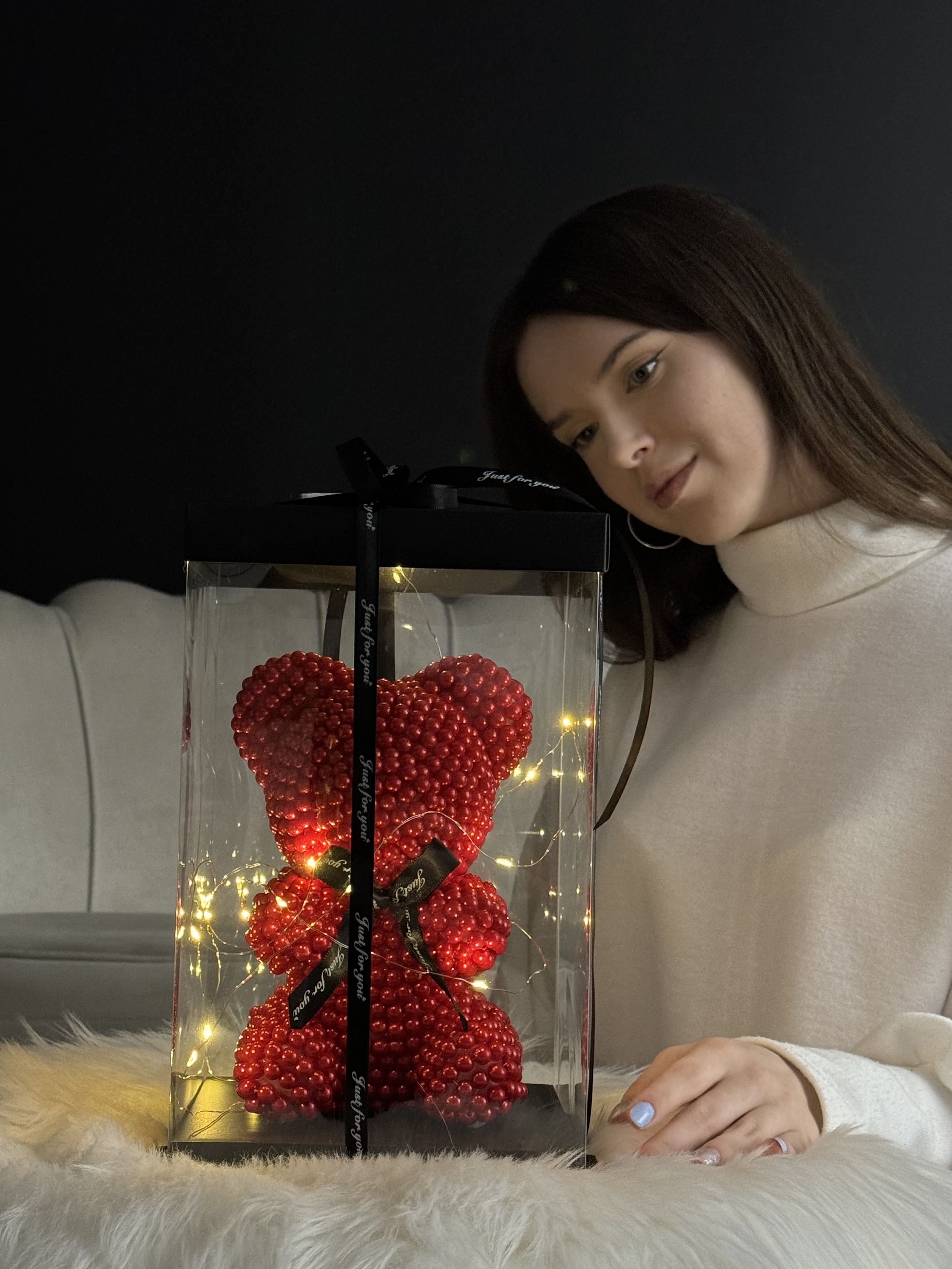 Ведмедик з перлин червоного кольору❤️