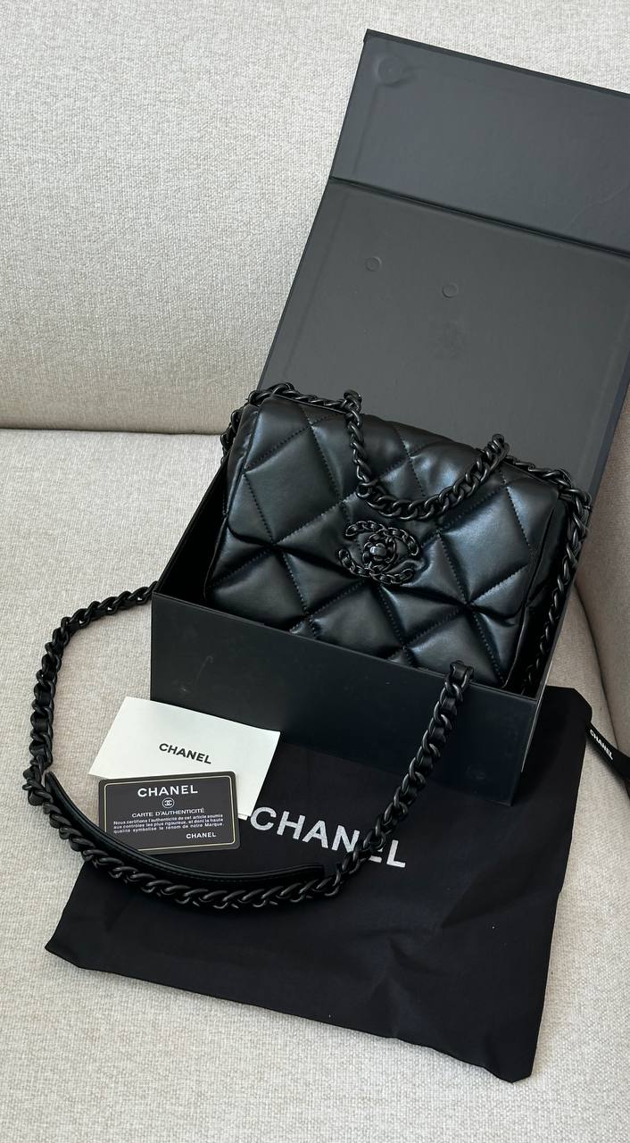 Chanel 19 Handbag Black