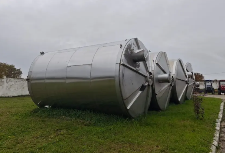 Нержавіючий резервуар 25 куб