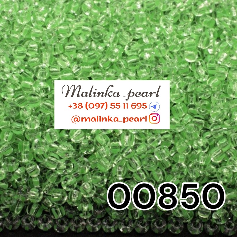 Бісер кришталевий у зелену смужку