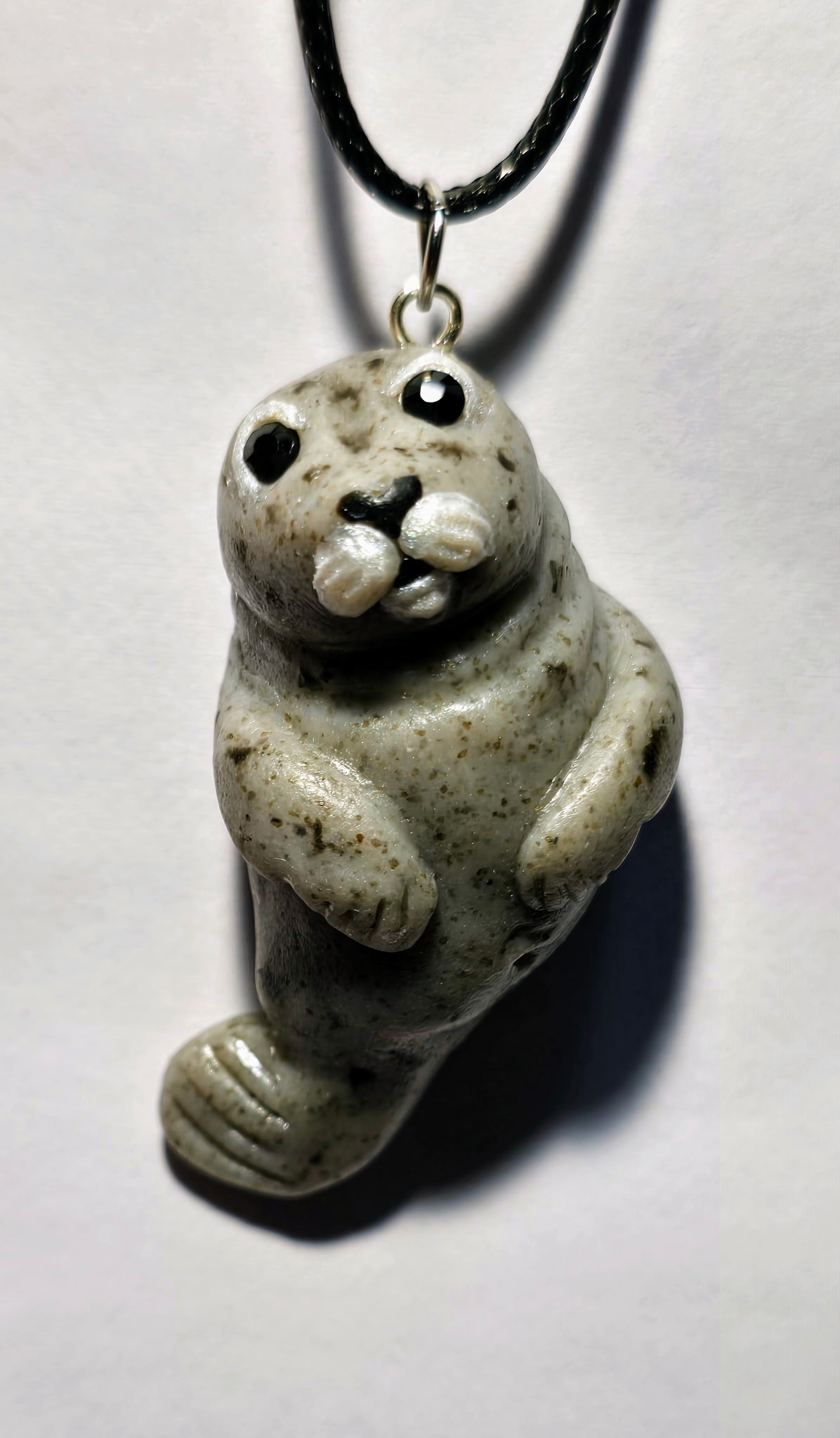 Seal Necklace (Loo)