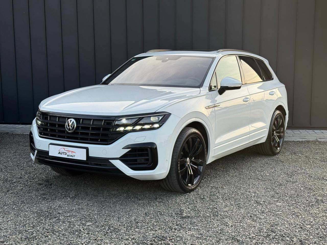 VW Touareg R-line 4M