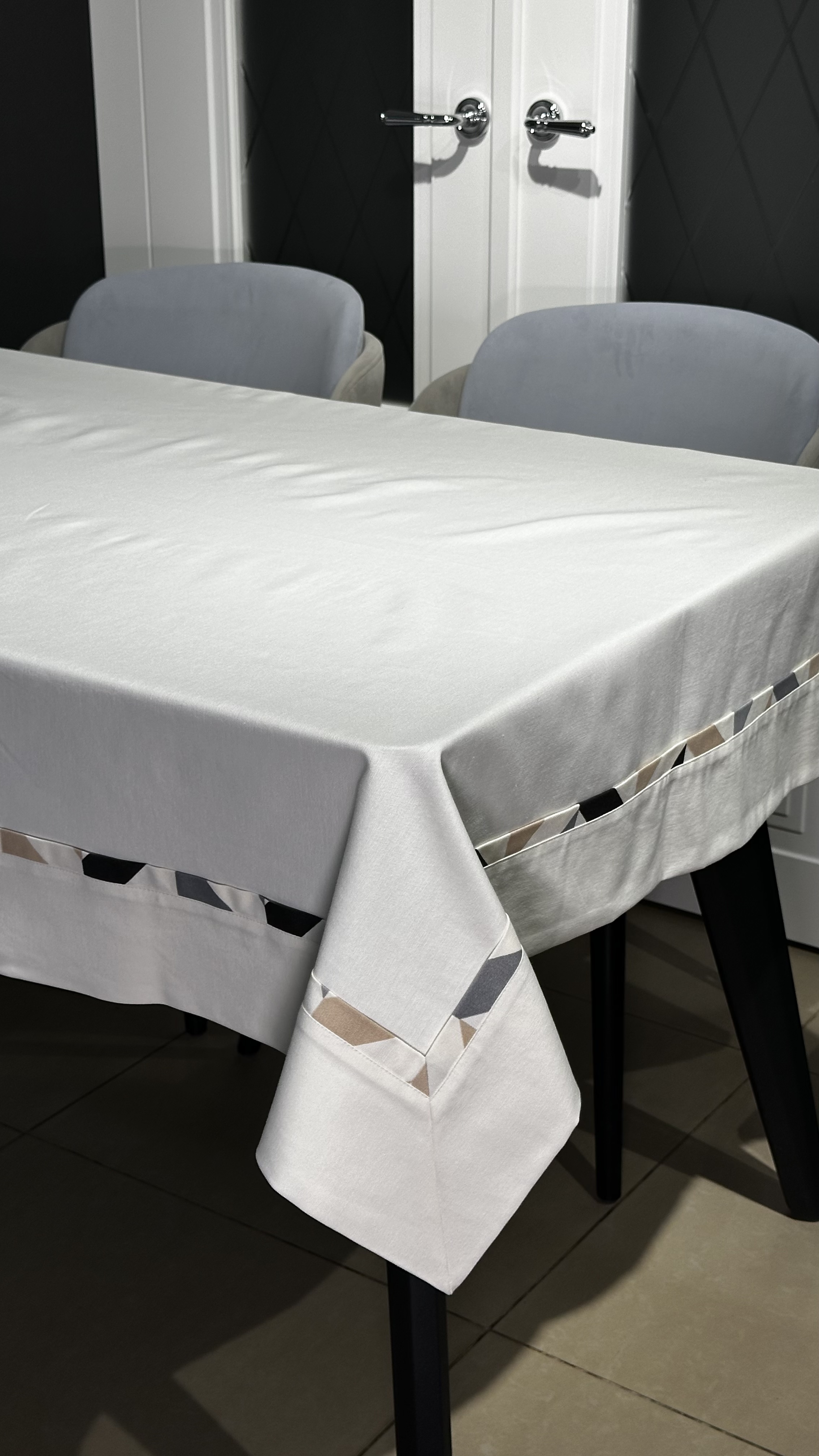 Скатертина молочна з кантом 430, 120х180 підгиб 10см