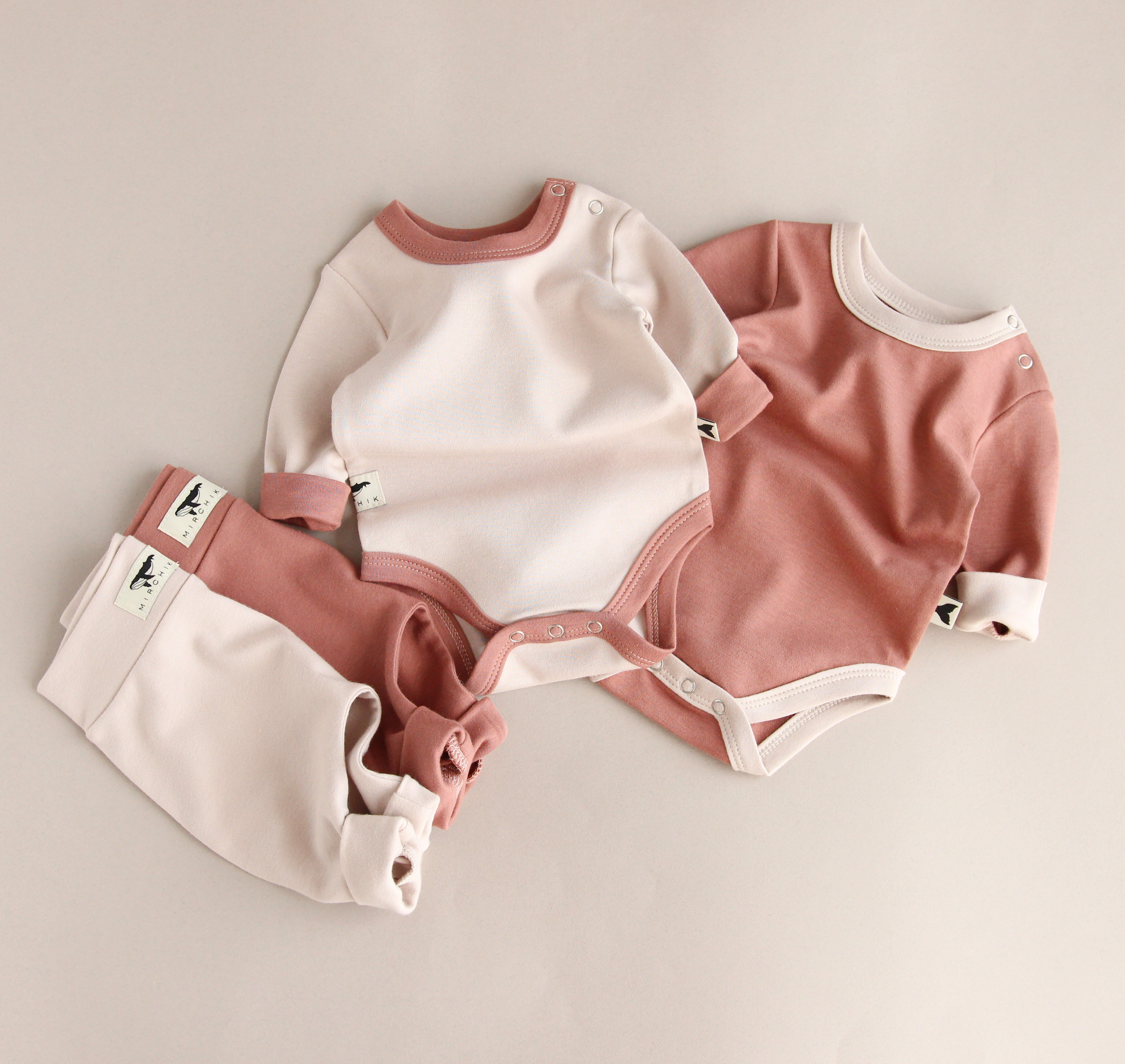 Комплект 2 боді та 2 штанців