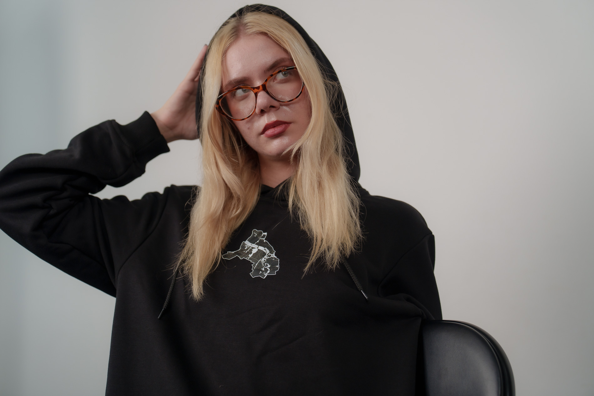«Райони. Індустріальний» Чорне худі