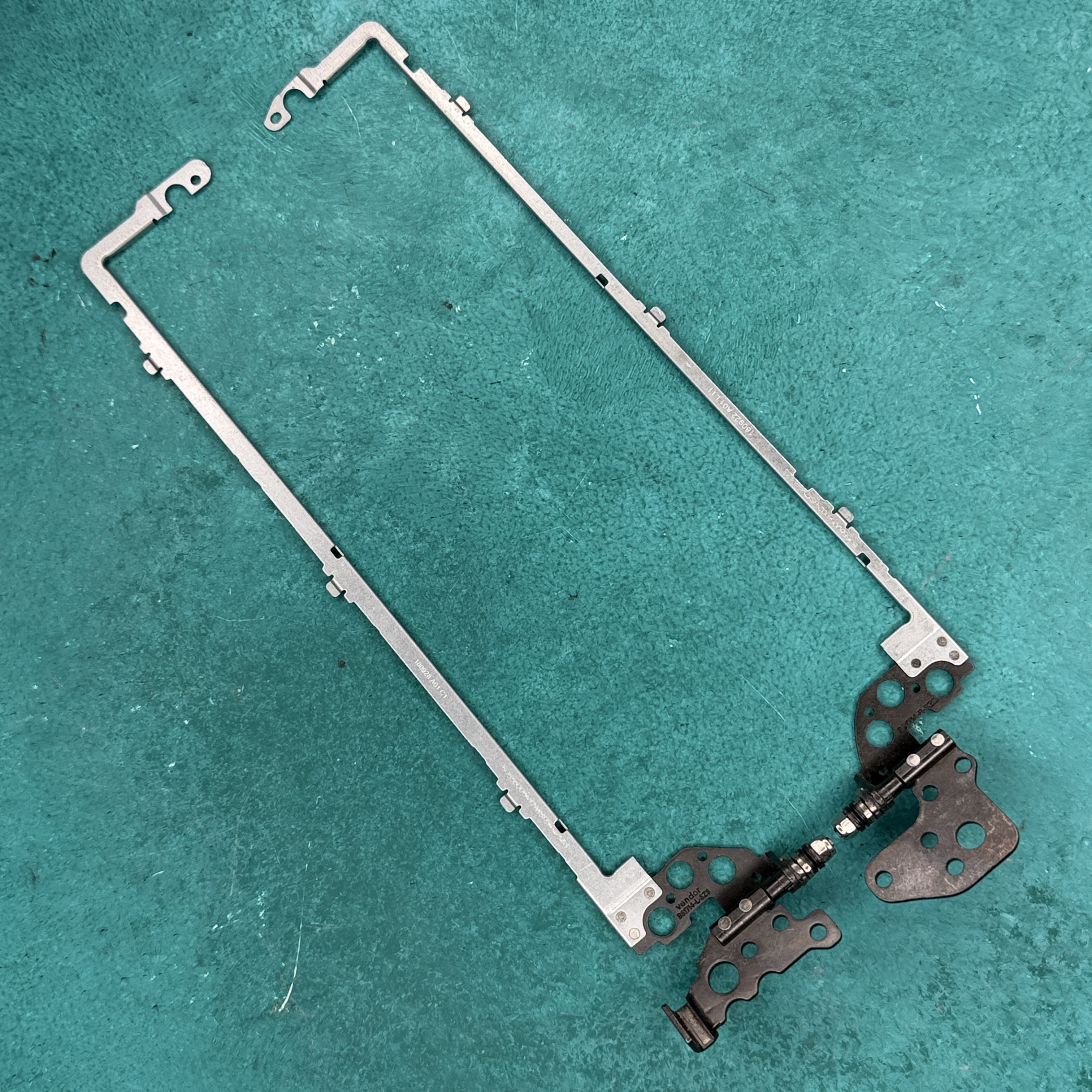 Петлі матриці (комплект L+R)	Оригінал	HP ProBook 640 G4	BS174-L-SZS