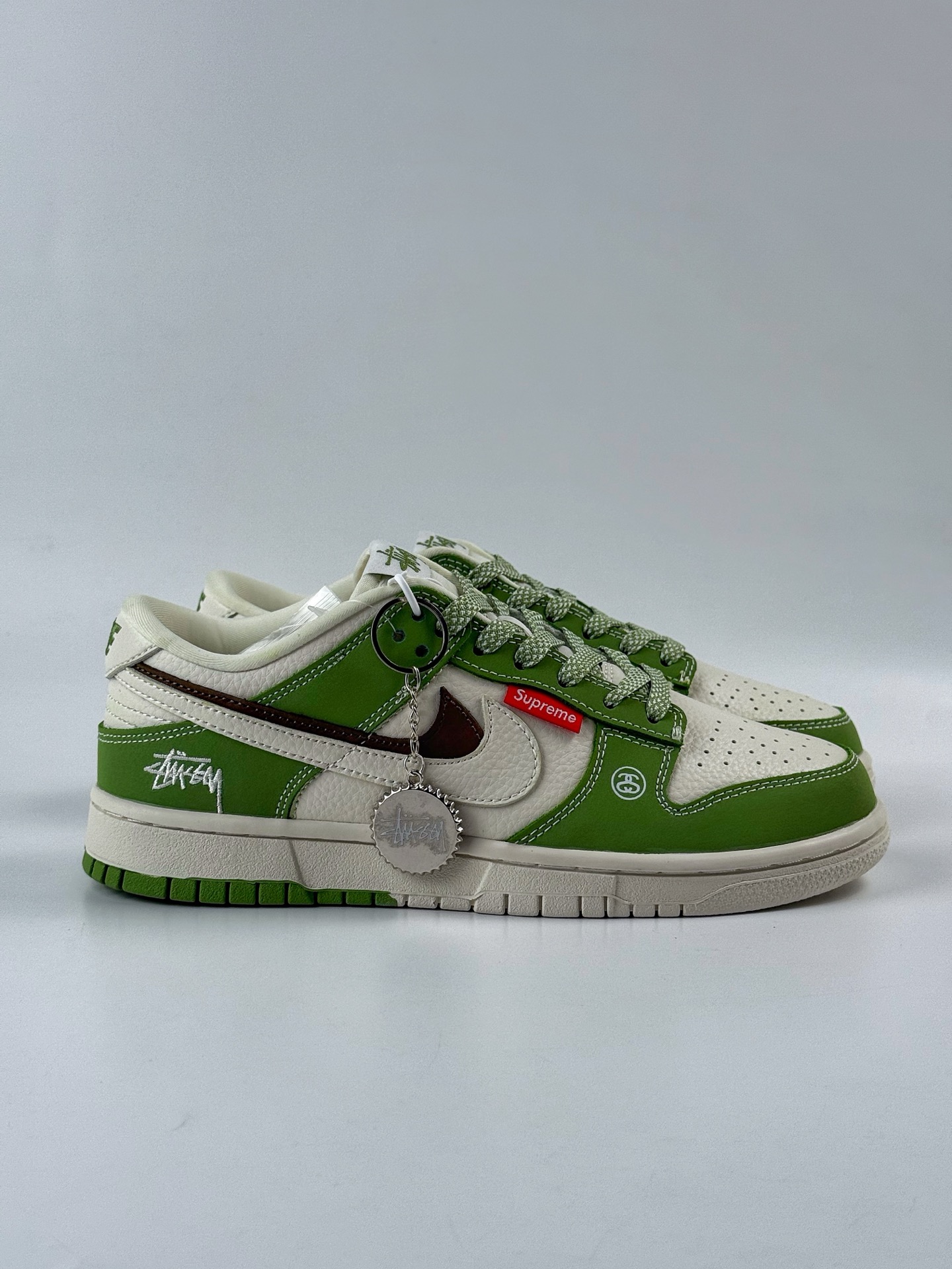 Nike SB Dunk Low x Stussy LW1818-120