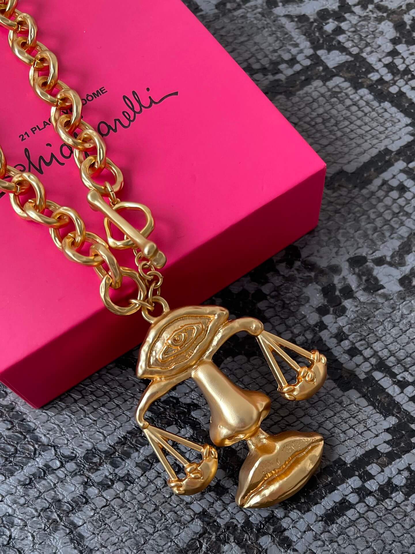 Schiaparelli підвіска