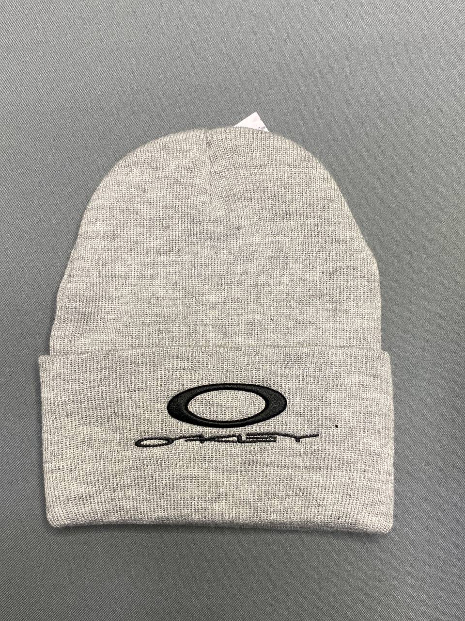 шапка Oakley
