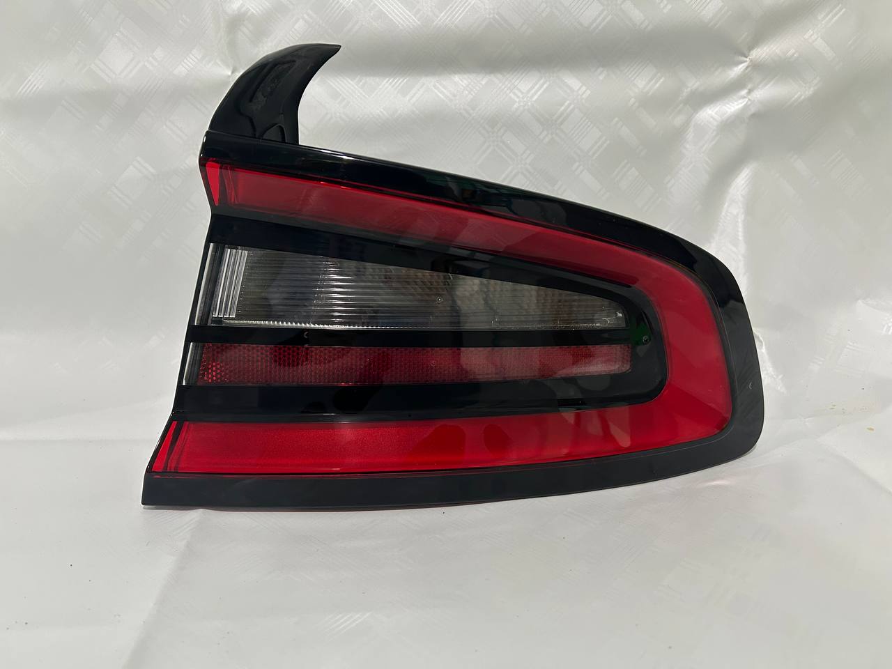 Dodge Charger б.у оригінал Права в крило 2014 - 2024 роки