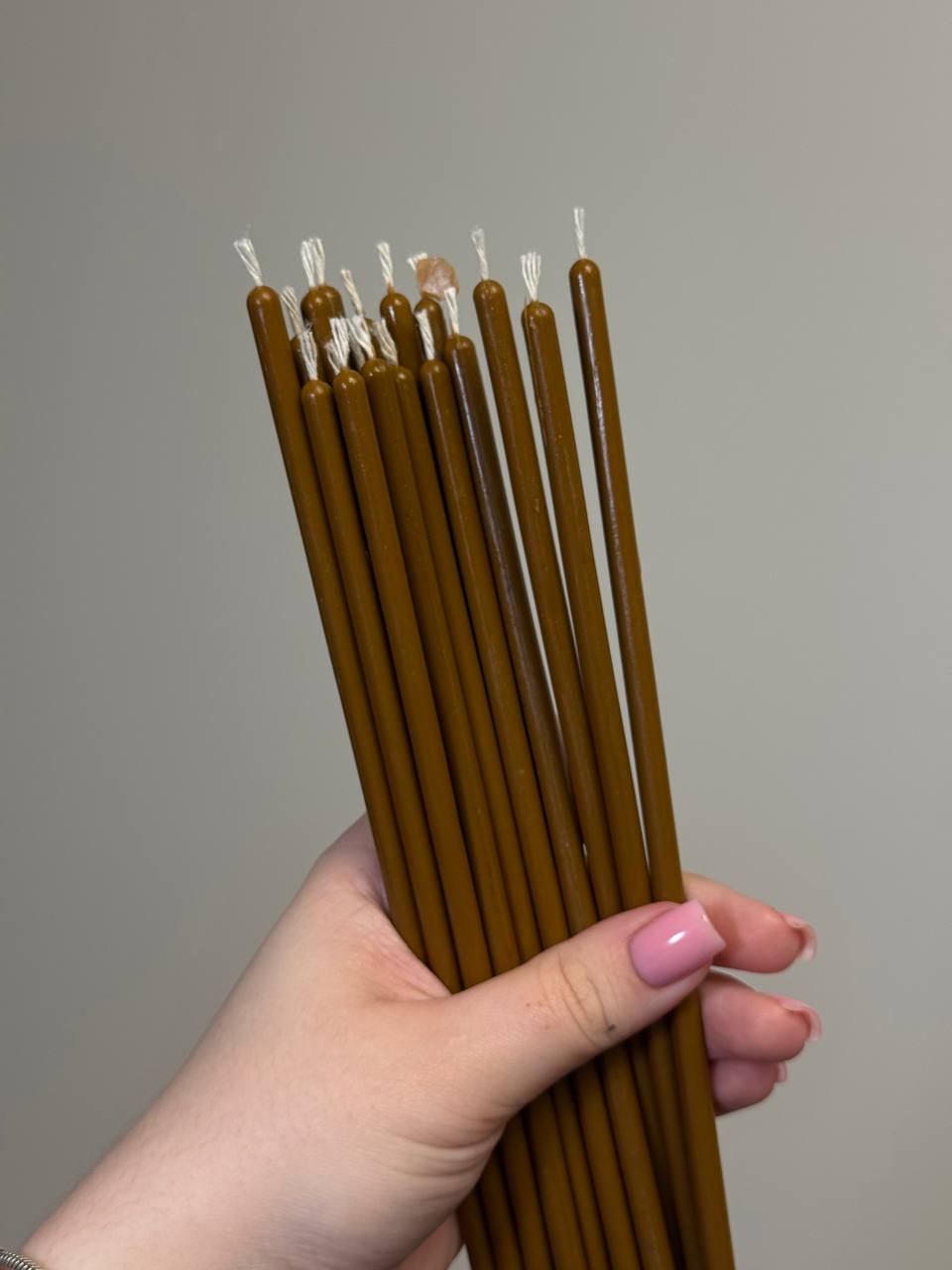 Воскові свічки коричневі 20 см