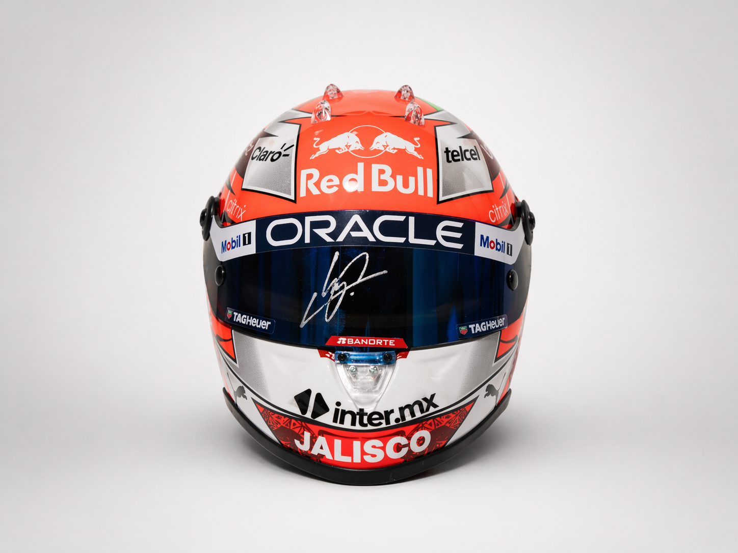 Casco RedBull Fórmula 1 Firmado por Sergio Pérez 2023 Escala 1-2 con Certificado de Autenticidad Beckett