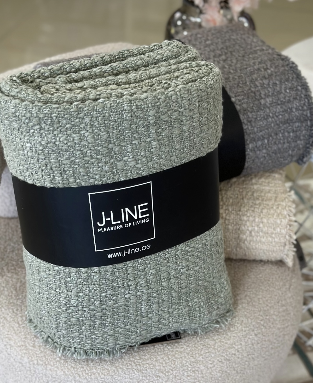 J-LINE Плед з потертими краями (130*180 см)
