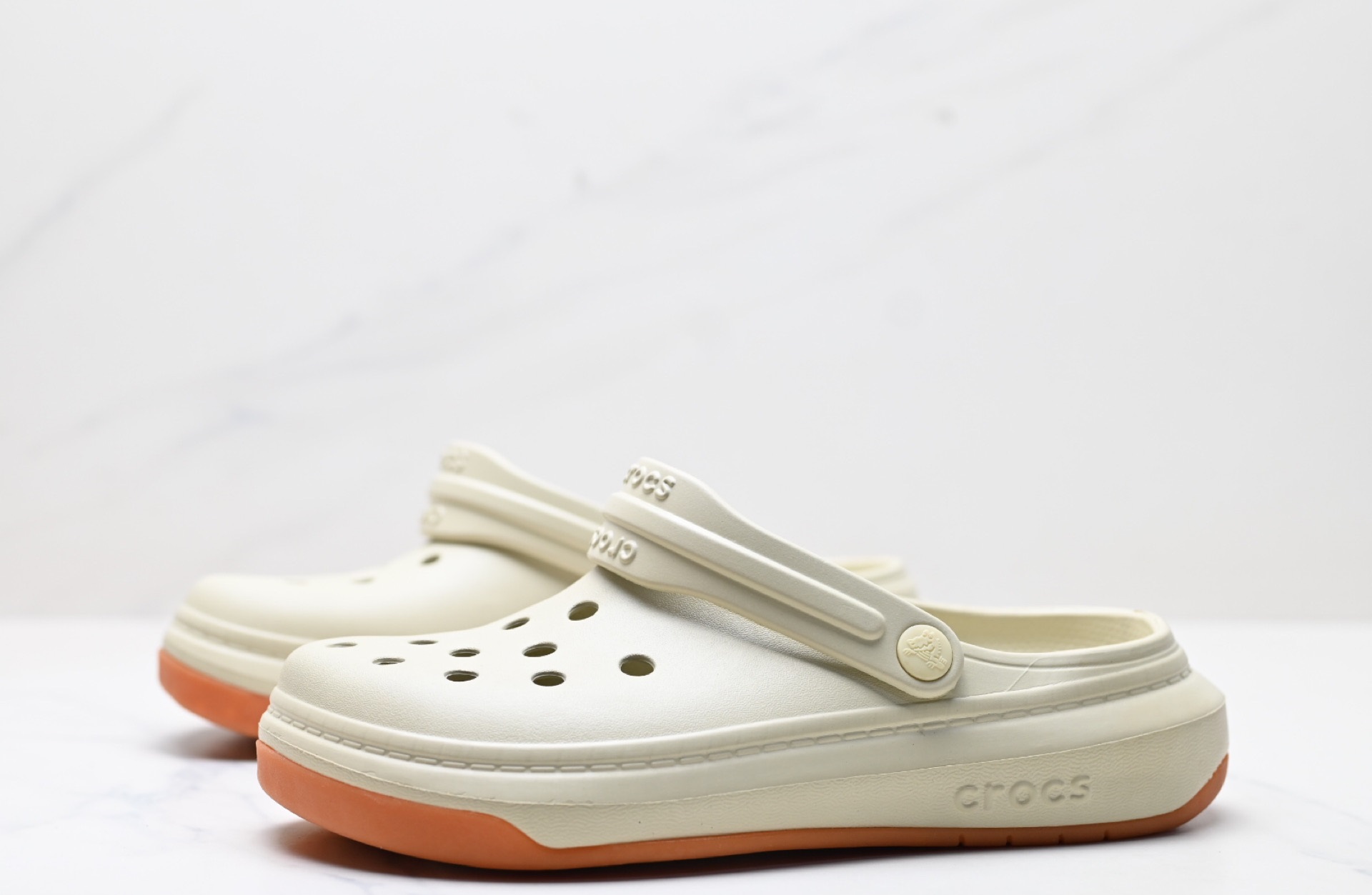 Crocs Full Force EVA Platform Clogs 02