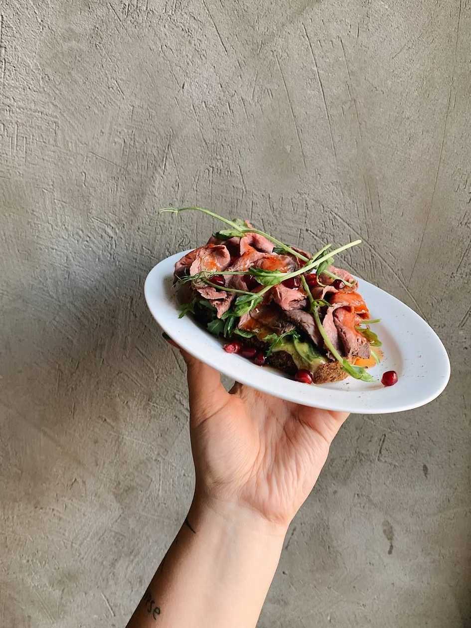 Bruschetta with roastbeef