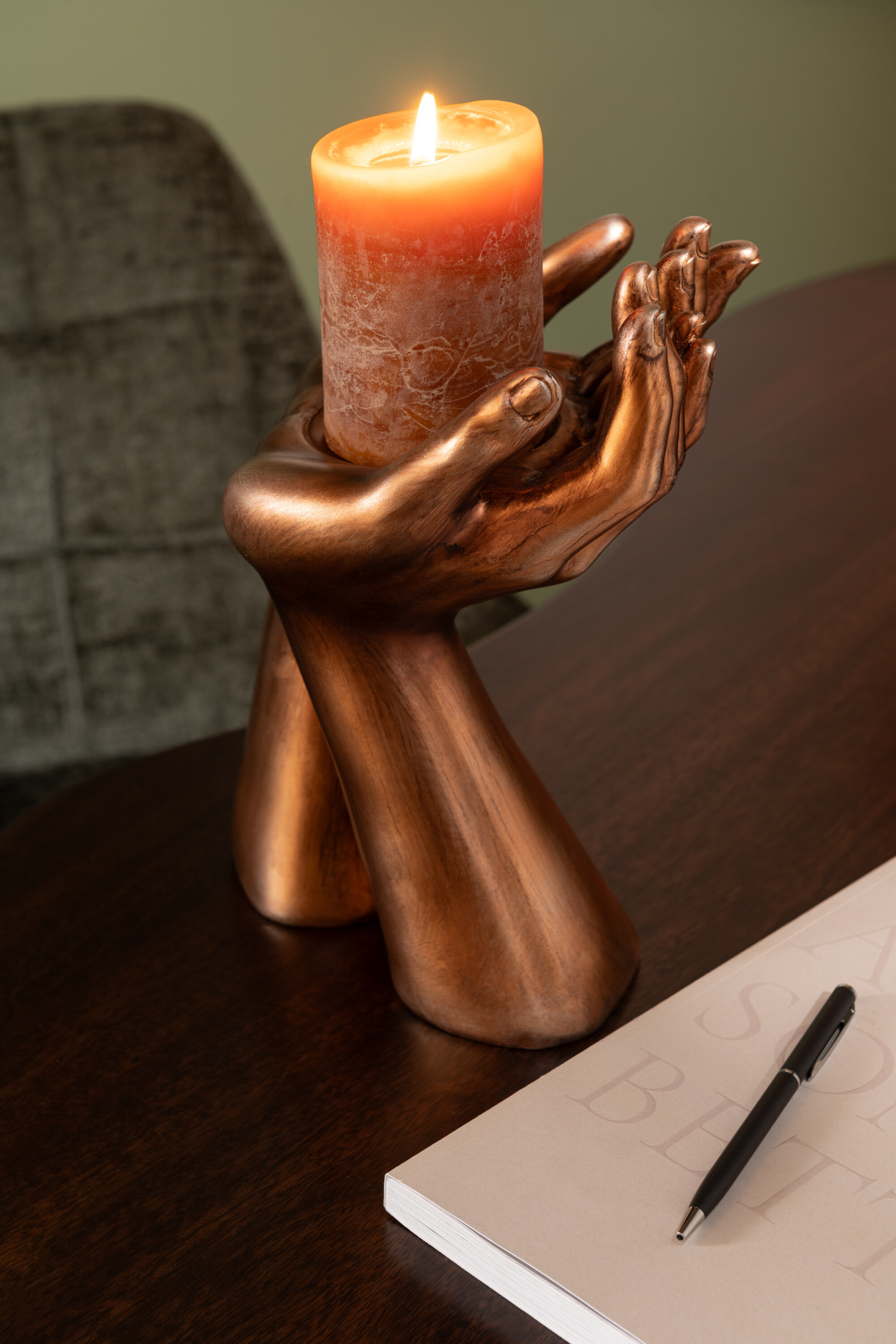 J-LINE Підсвічник Palms Resin у вигляді рук